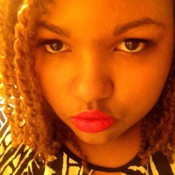 Poshmark profile picture for @mariah